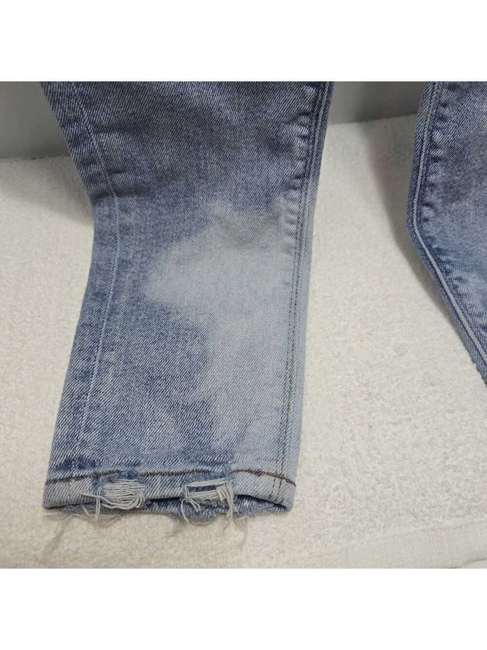 American Eagle Outfitters Light Blue Relaxed Jeans - Picture 5 of 16